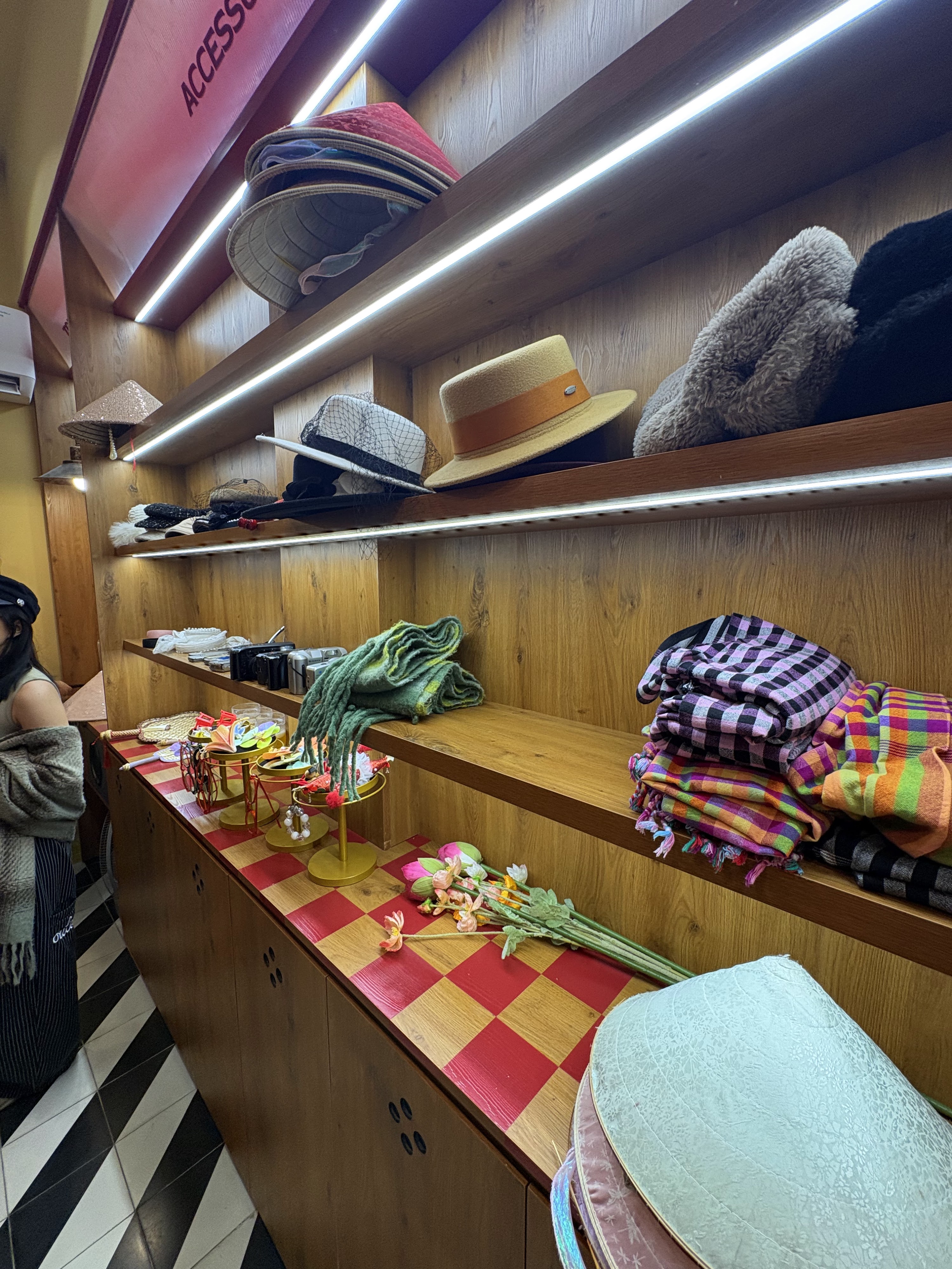 Nghệ - The Local Studio - Ảnh 4