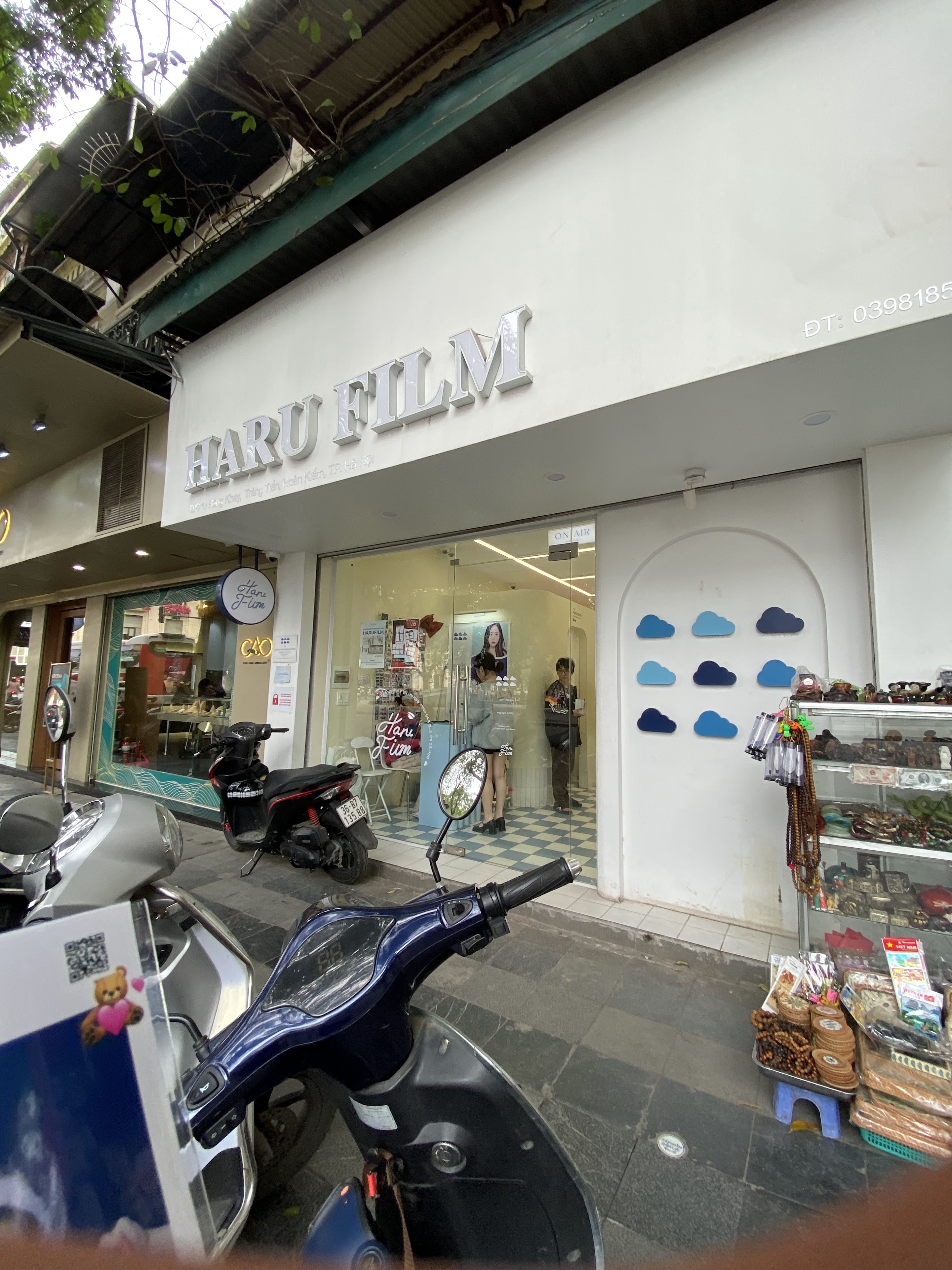 Haru film Hàng Khay