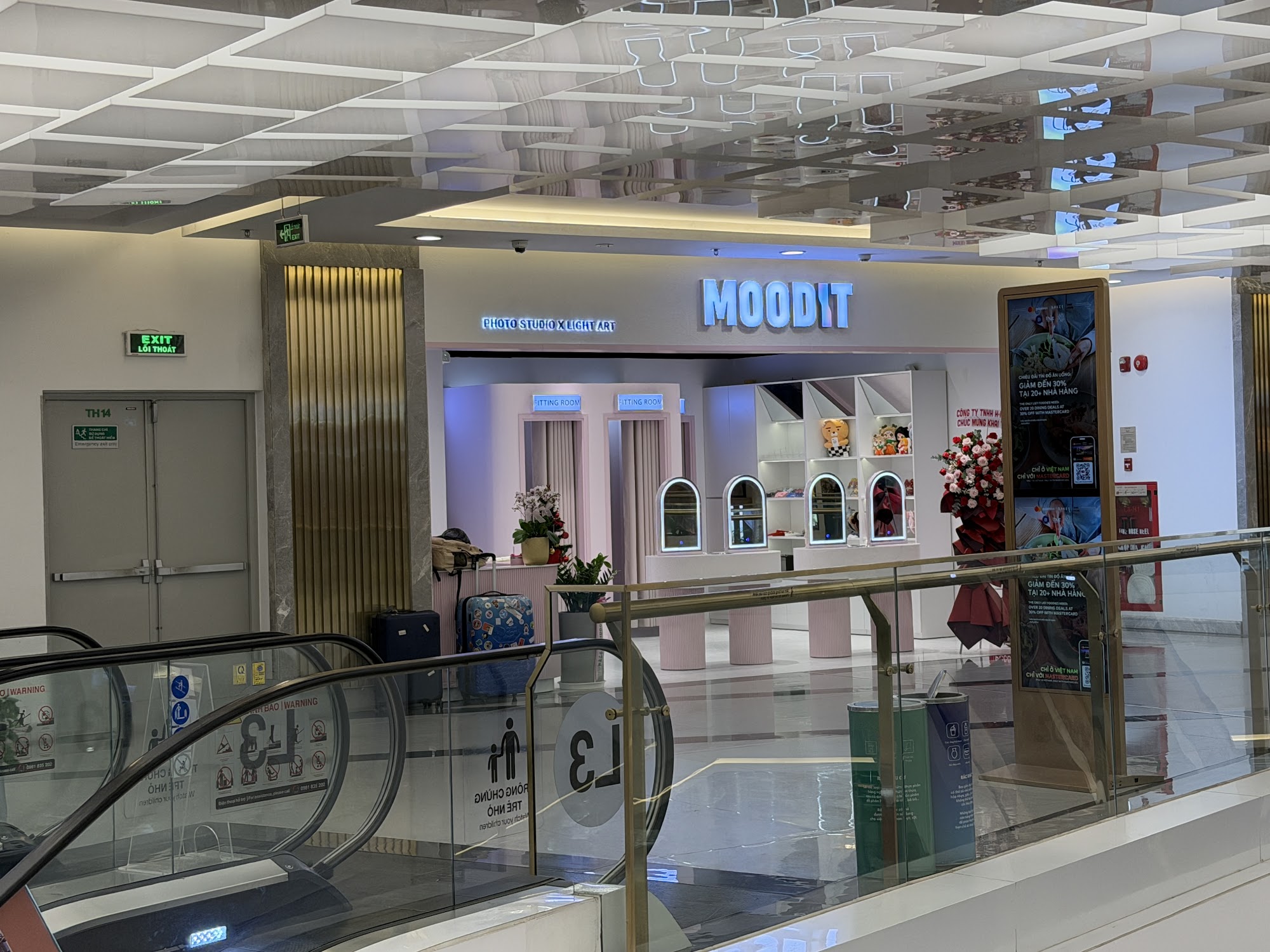 MOODIT Landmark 81
