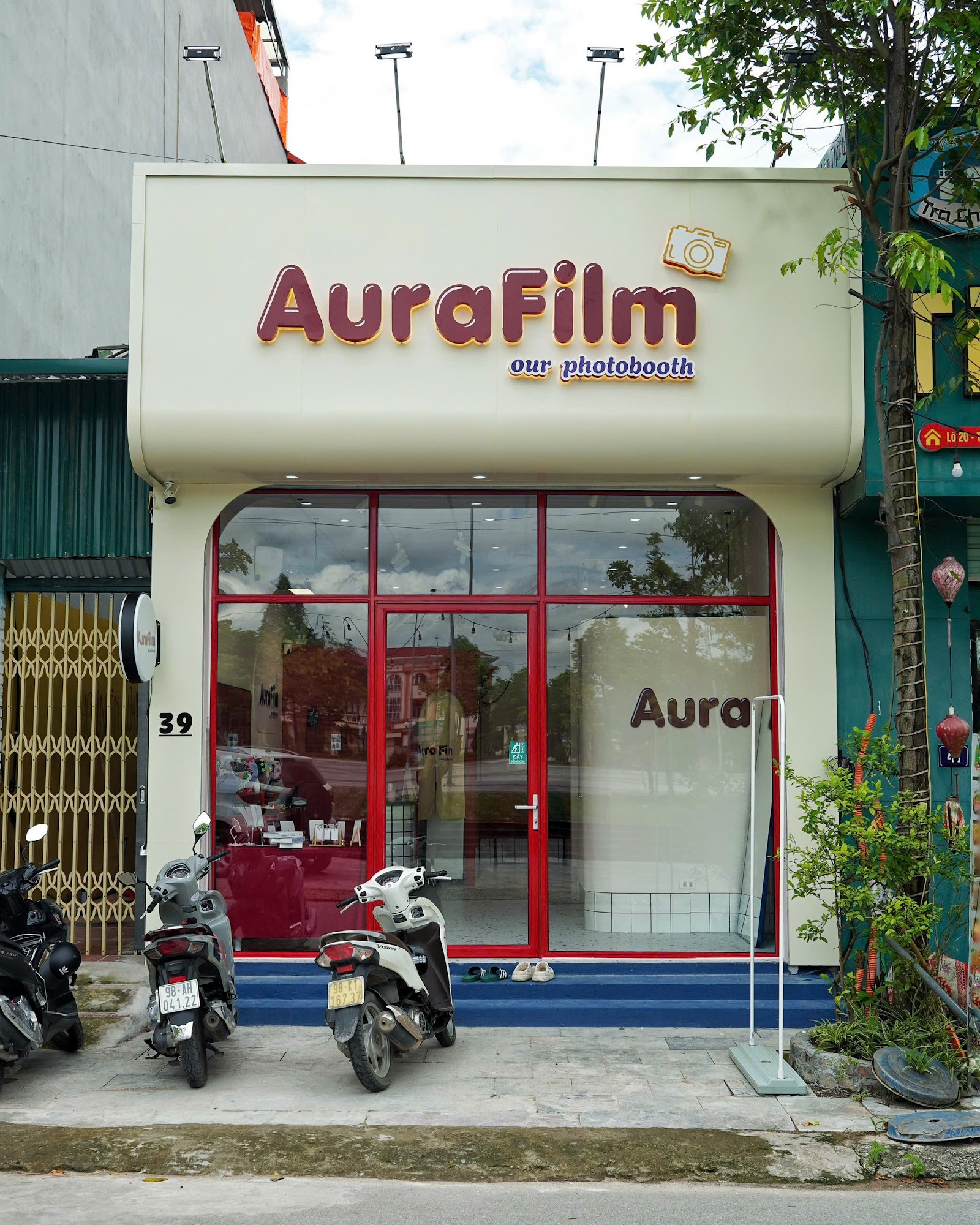 AuraFilm